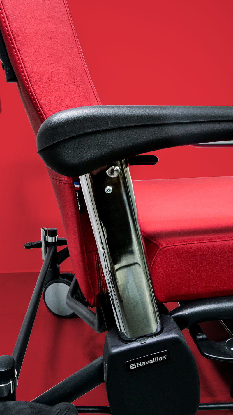 Photo des accoudoirs d'un fauteuil bariatrique médical Optimum