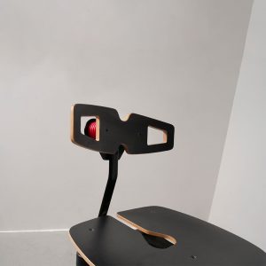 Siège technique en bois Koncept pour atelier zoom sur l'assise et le dossier performants Navailles