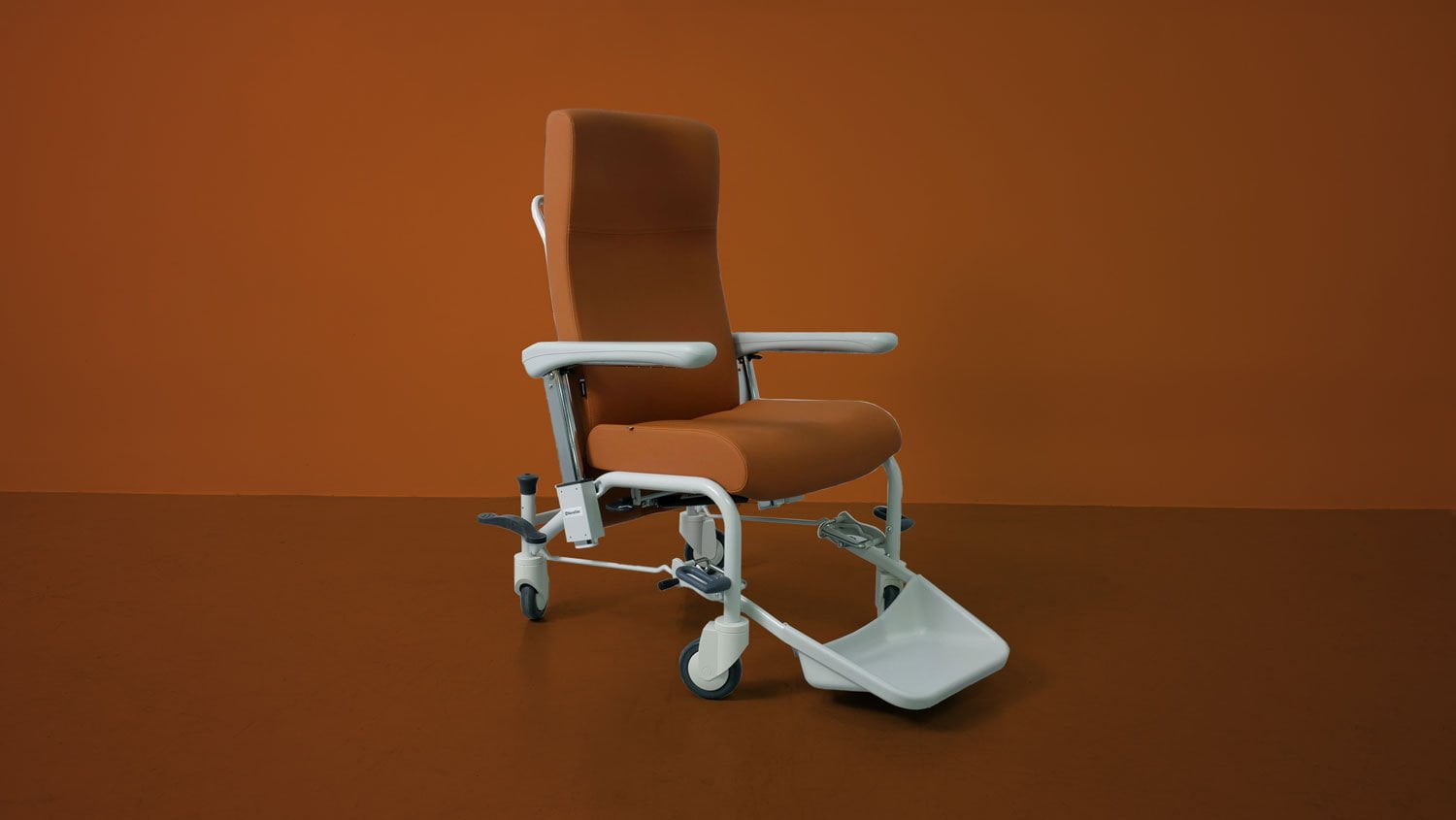 photo de trois quart d'un fauteuil médical pour le transfert des patiens