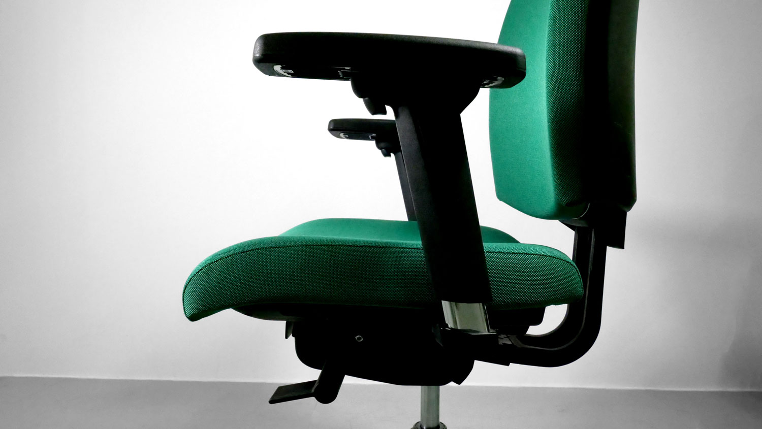 siège de bureau ergonomique de profil lucky louis vert