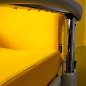 réglages fauteuil d'hébergement avec garde-robe adapté aux patients à mobilité réduite Selene Navailles